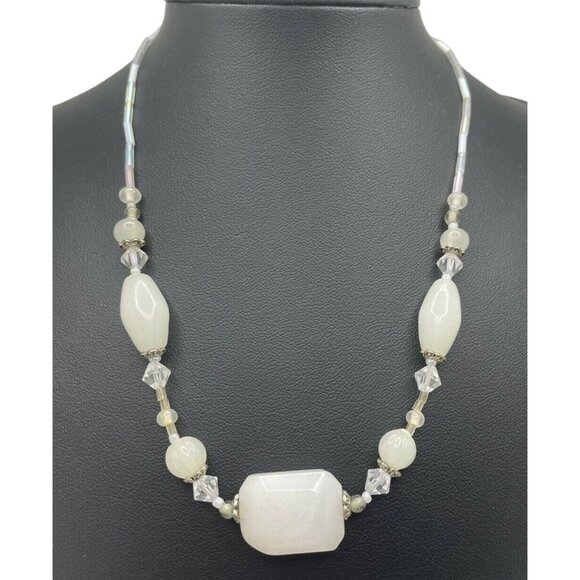 Necklace Women 19" Chunky Agate Beads White Choker Necklace Signed Adjustable - Picture 1 of 5
